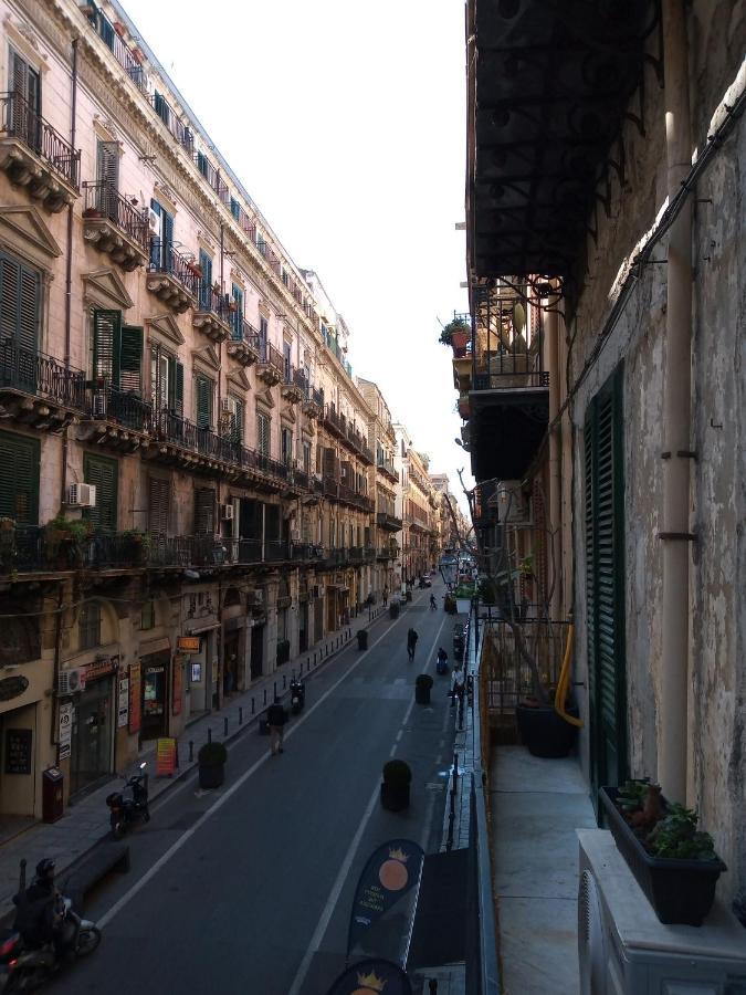 Apartamento Locazione Breve In Pieno Centro "Blue House" Palermo Exterior foto
